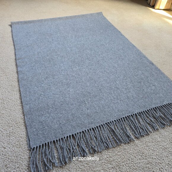 NWOT Cashmere Scarf Grey Woven Fringe Oversized - Picture 4 of 10